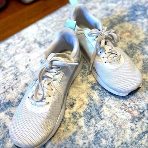 Women’s white Puma sneakers size 8
